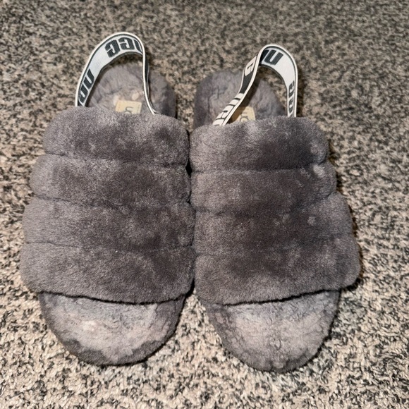 Amazing condition Ugg slippers! - Picture 2 of 10